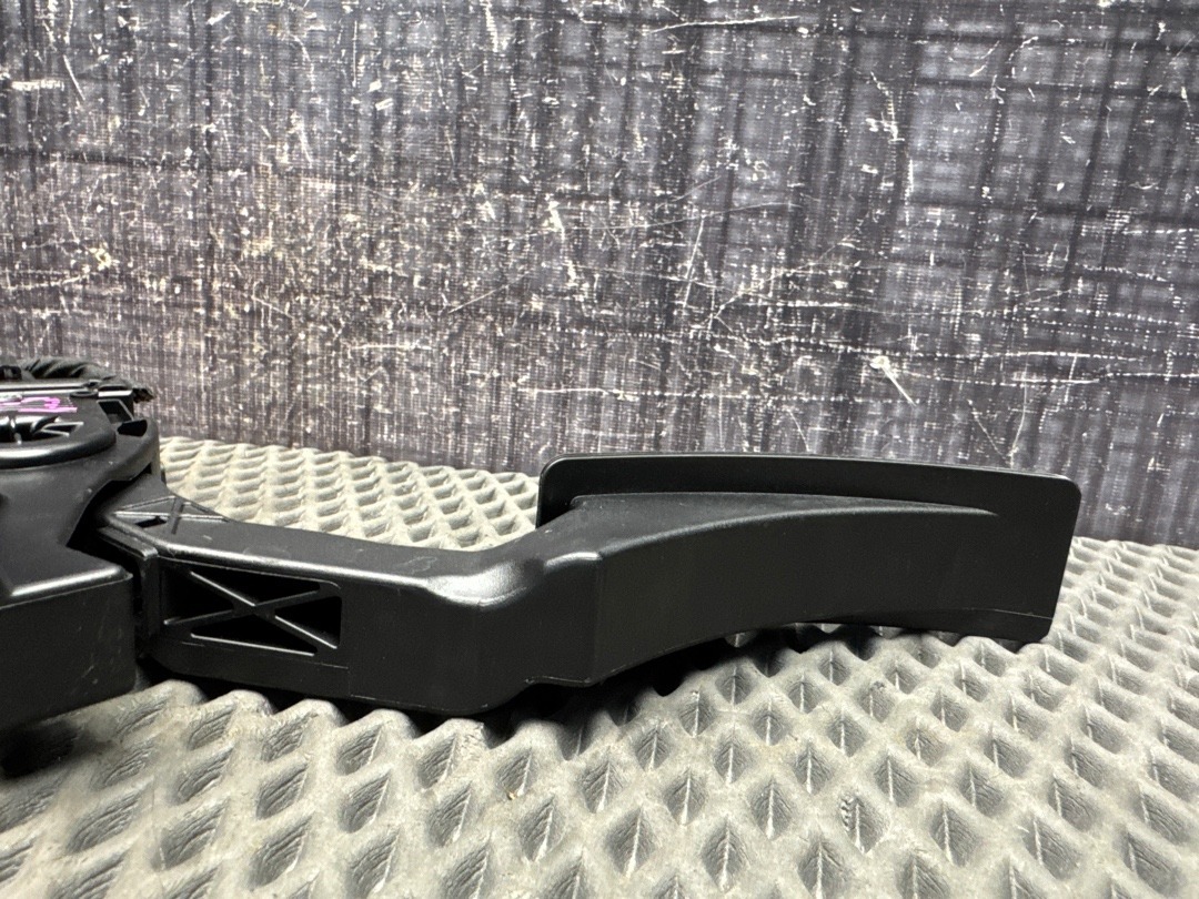 Педаль газа, 2010 рублей, Красноярск