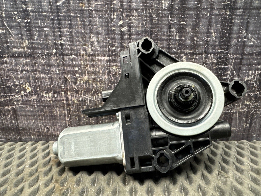 Мотор стеклоподъемника, 1280 рублей, Красноярск