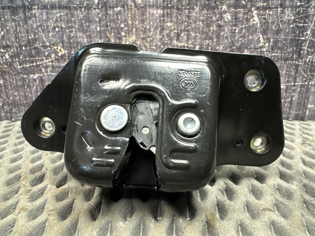 Замок крышки багажника, 3060 рублей, Красноярск