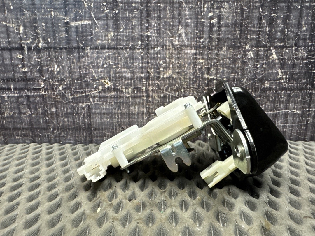 Замок крышки багажника, 3060 рублей, Красноярск