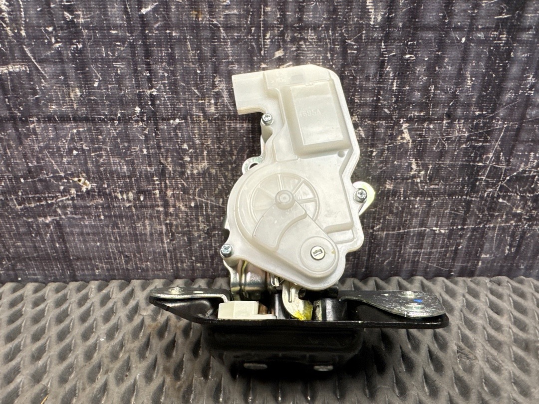 Замок крышки багажника, 3060 рублей, Красноярск