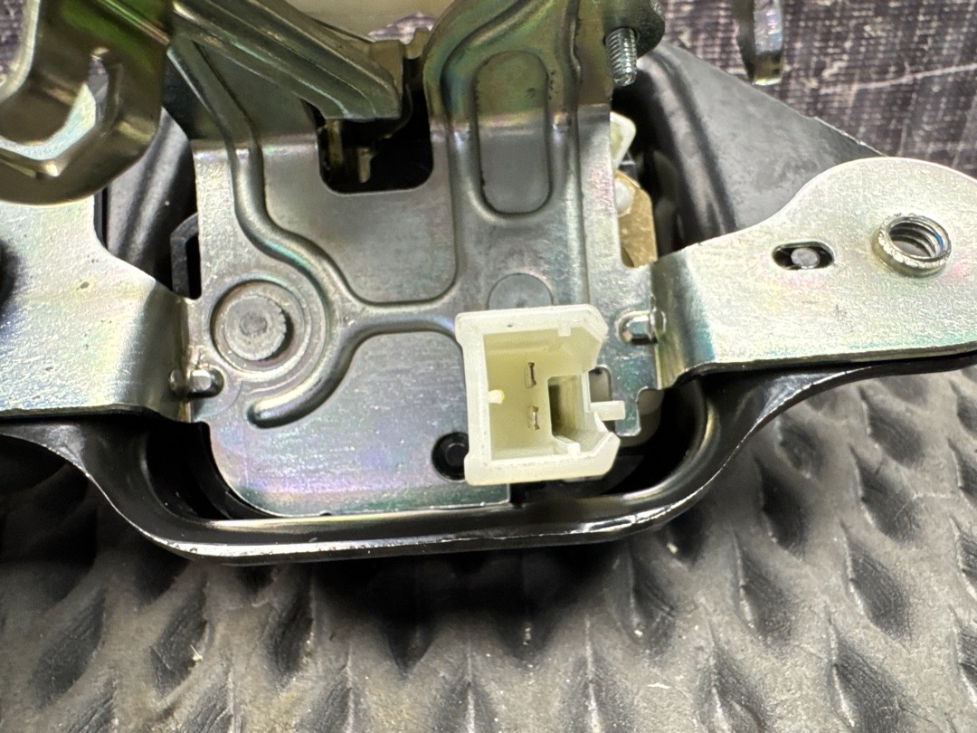 Замок крышки багажника, 3060 рублей, Красноярск