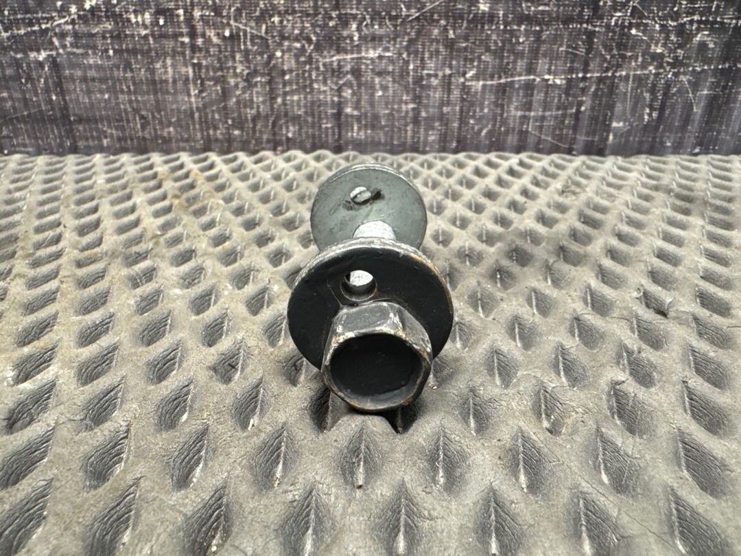 Болт развальный, 1820 рублей, Красноярск