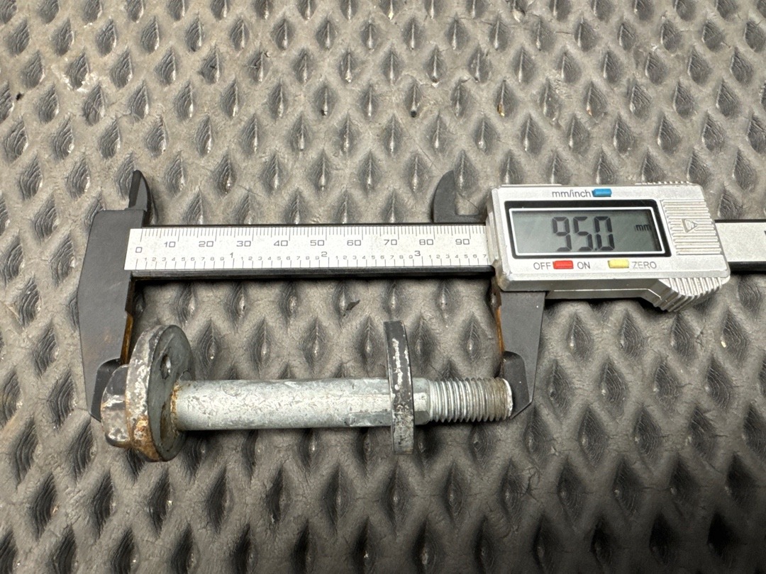 Болт развальный, 1820 рублей, Красноярск