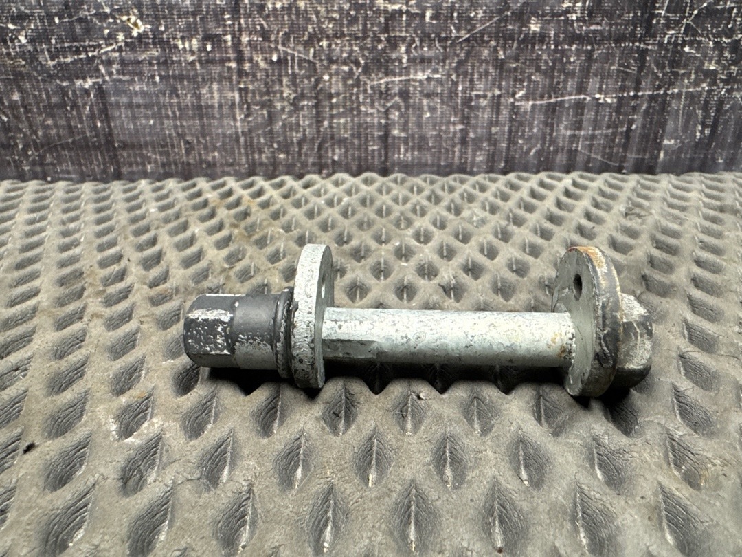 Болт развальный, 1820 рублей, Красноярск