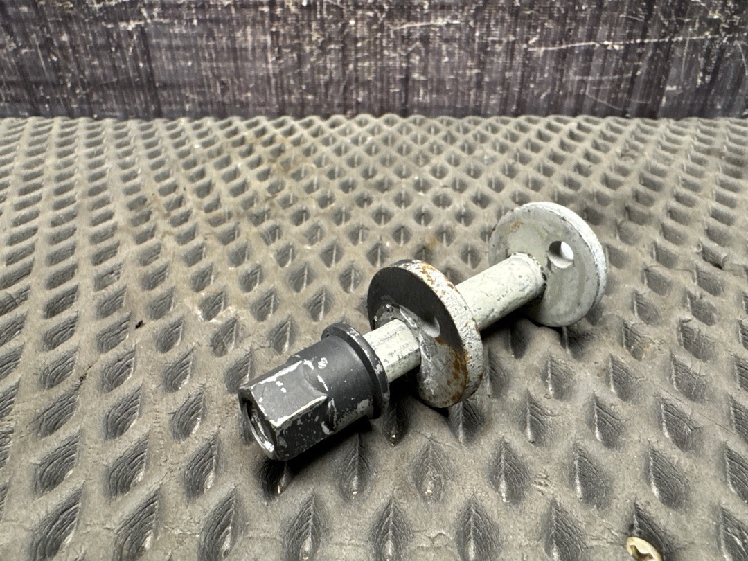 Болт развальный, 1820 рублей, Красноярск