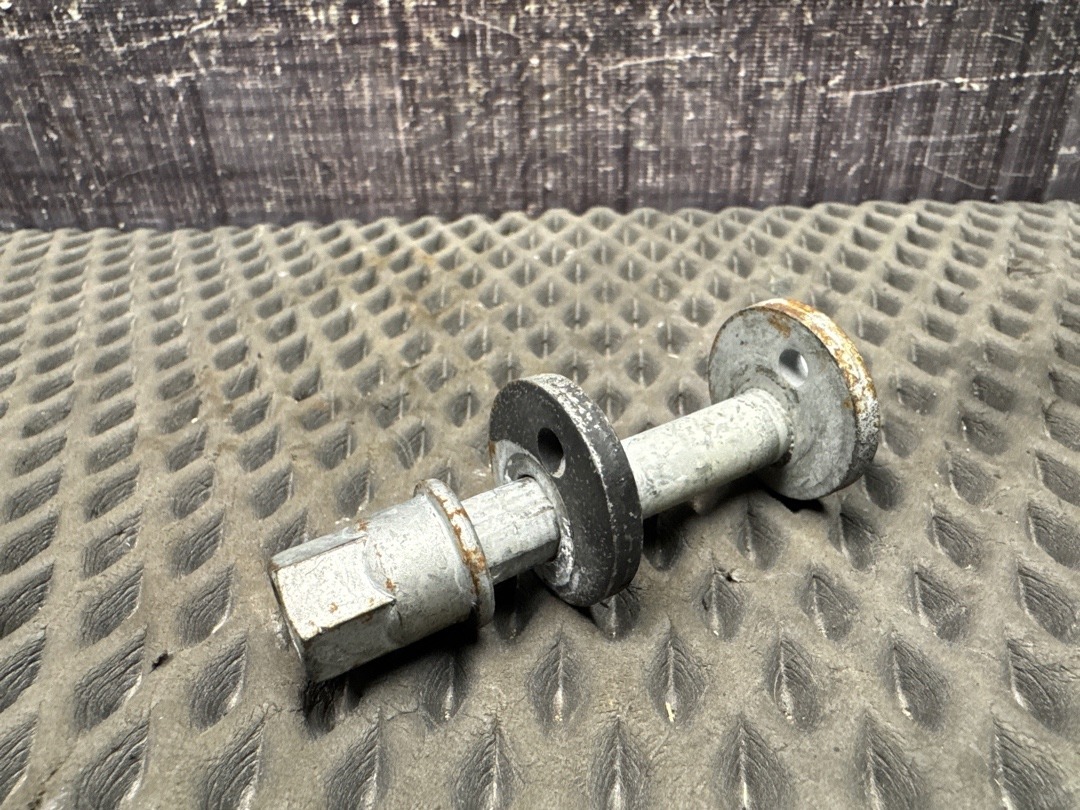 Болт развальный, 1820 рублей, Красноярск