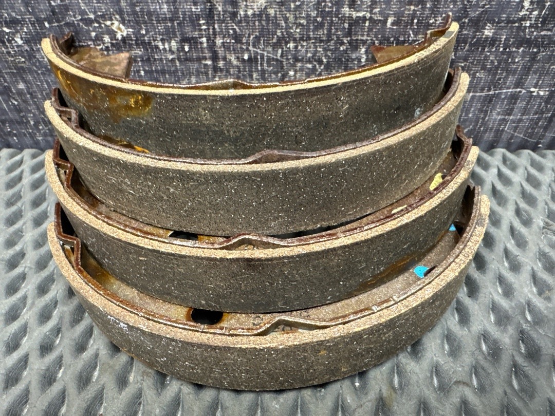 Комплект колодок ручного тормоза, 7880 рублей, Красноярск