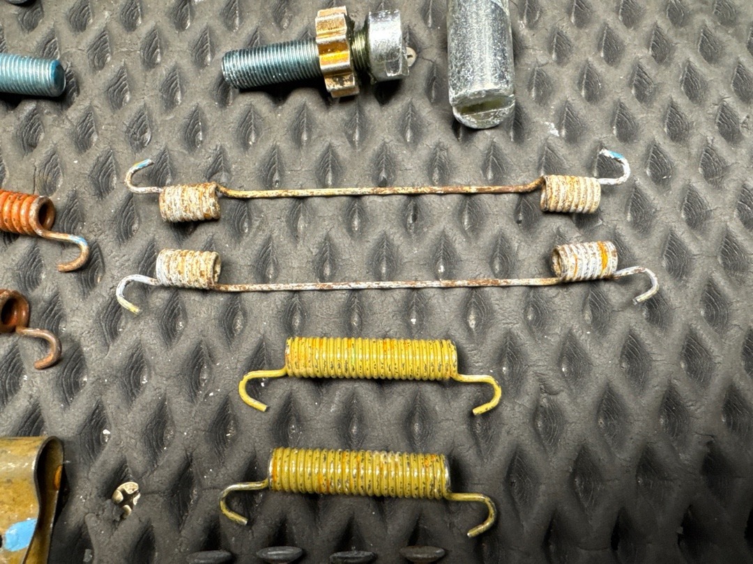 Комплект колодок ручного тормоза, 7880 рублей, Красноярск