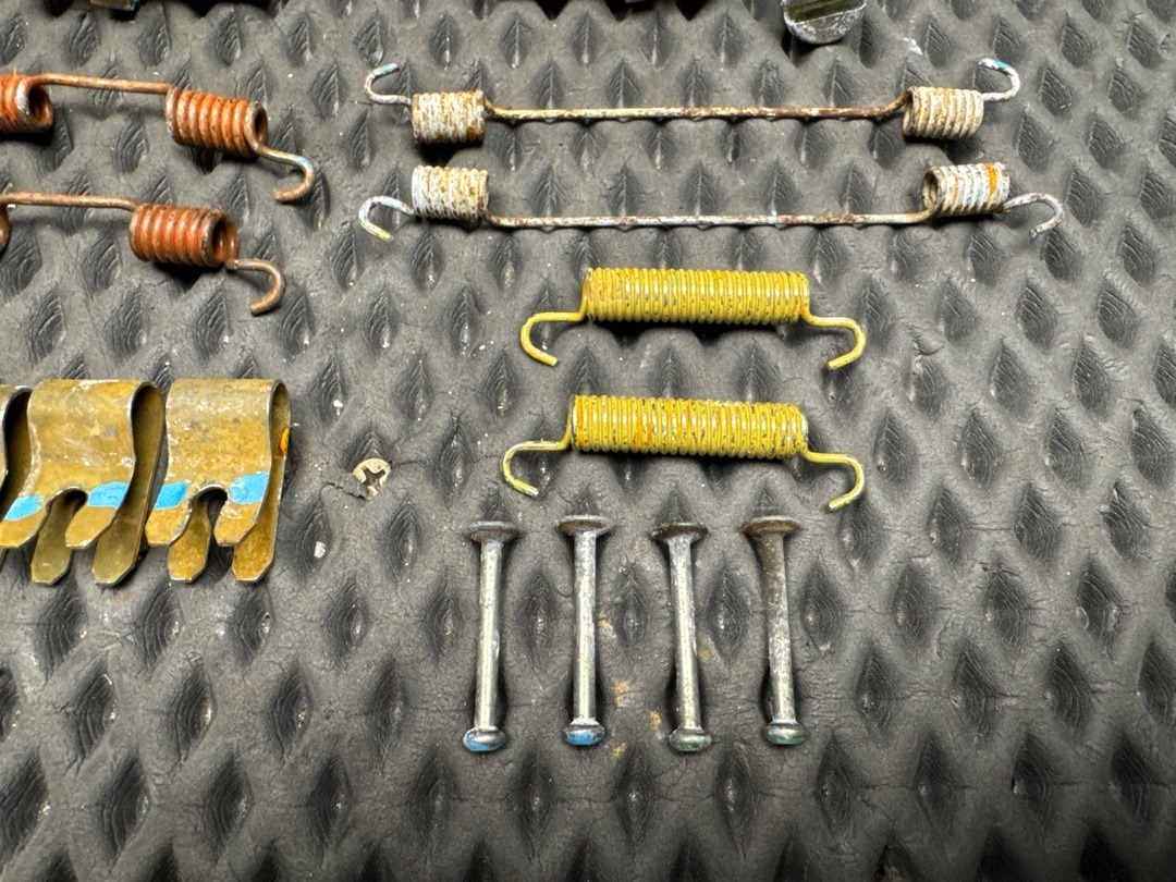 Комплект колодок ручного тормоза, 7880 рублей, Красноярск