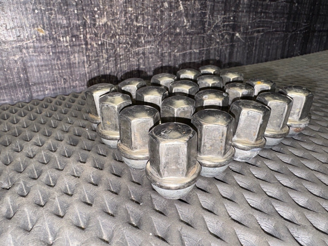 Комплект колесных гаек, 3020 рублей, Красноярск