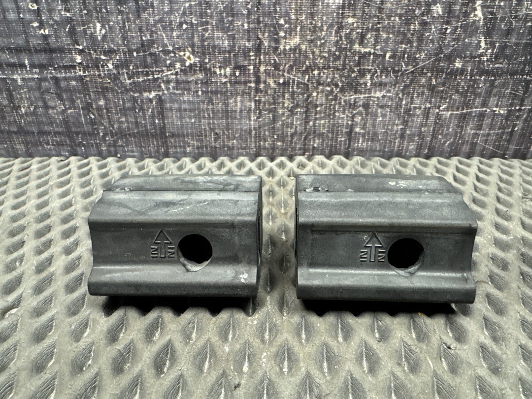 Упор багажника, 1660 рублей, Красноярск