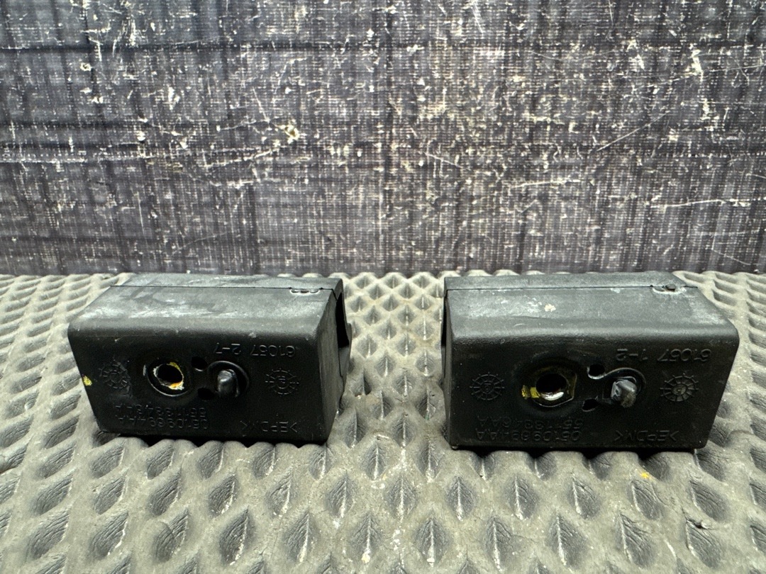 Упор багажника, 1660 рублей, Красноярск