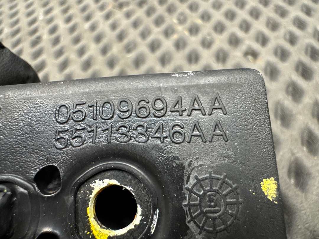 Упор багажника, 1660 рублей, Красноярск