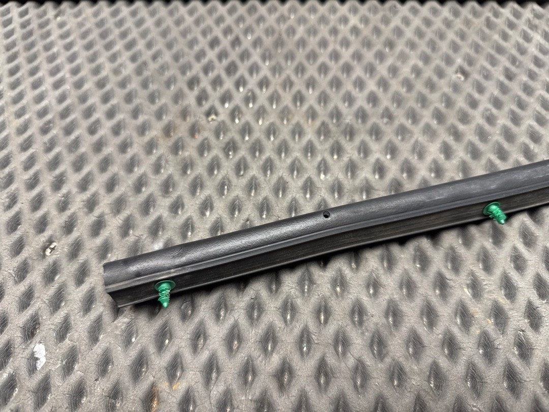 Подкапотный уплотнитель, 2380 рублей, Красноярск