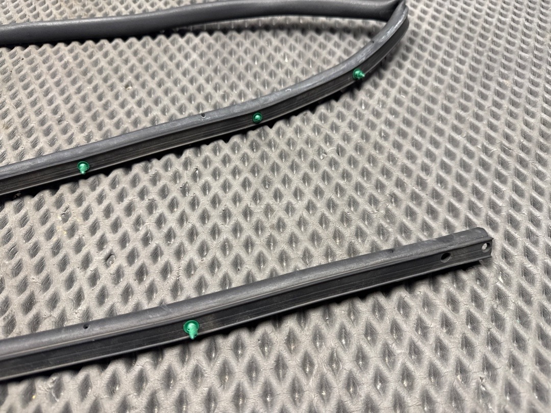 Подкапотный уплотнитель, 2380 рублей, Красноярск