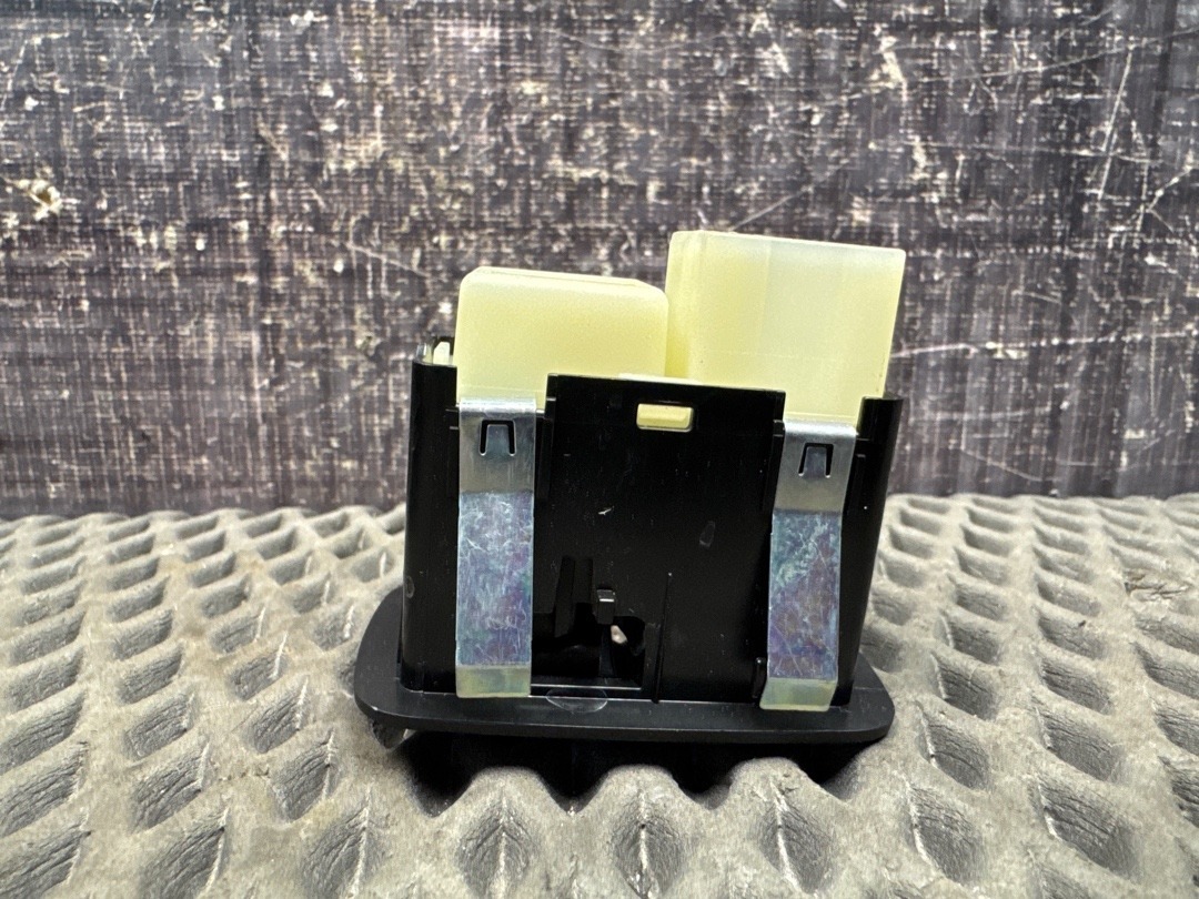 Кнопка стеклоподъемника, 890 рублей, Красноярск