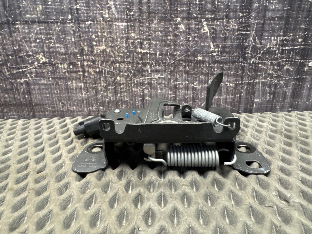 Замок капота, 3160 рублей, Красноярск