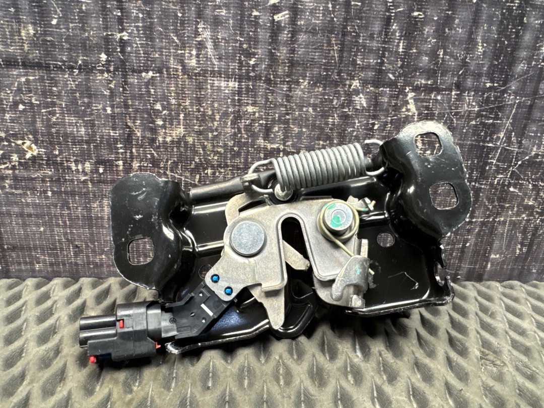 Замок капота, 3160 рублей, Красноярск