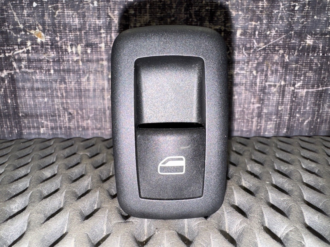 Кнопка стеклоподъемника, 890 рублей, Красноярск