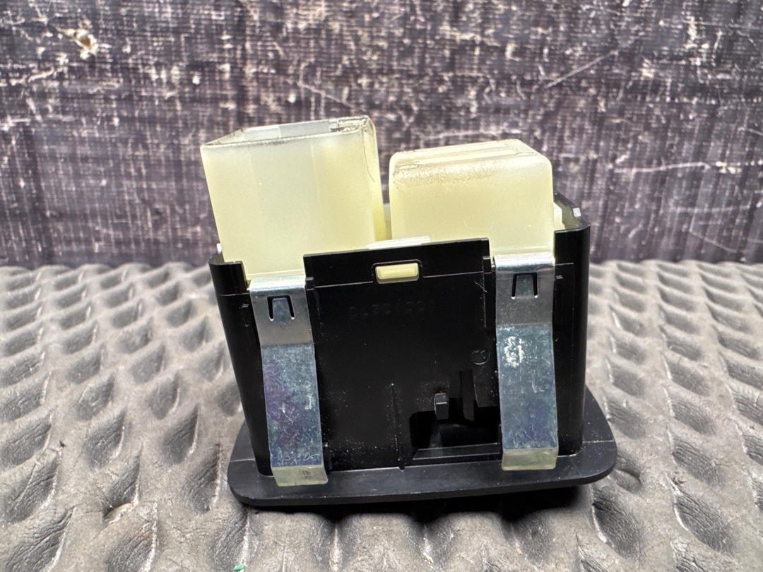 Кнопка стеклоподъемника, 890 рублей, Красноярск