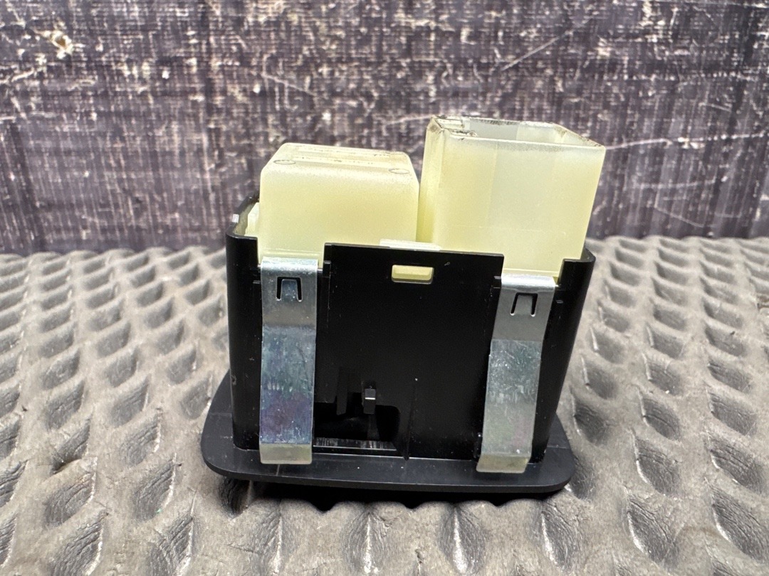 Кнопка стеклоподъемника, 890 рублей, Красноярск