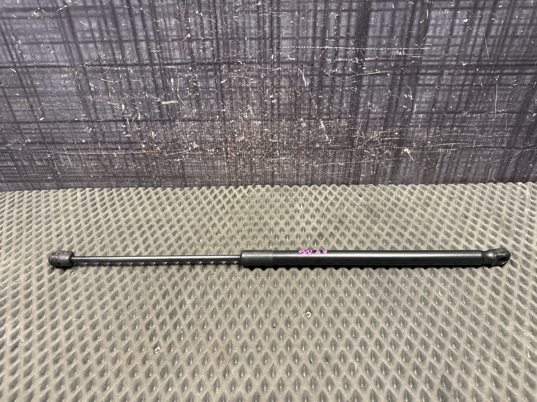 Амортизатор багажника, 610 рублей, Красноярск