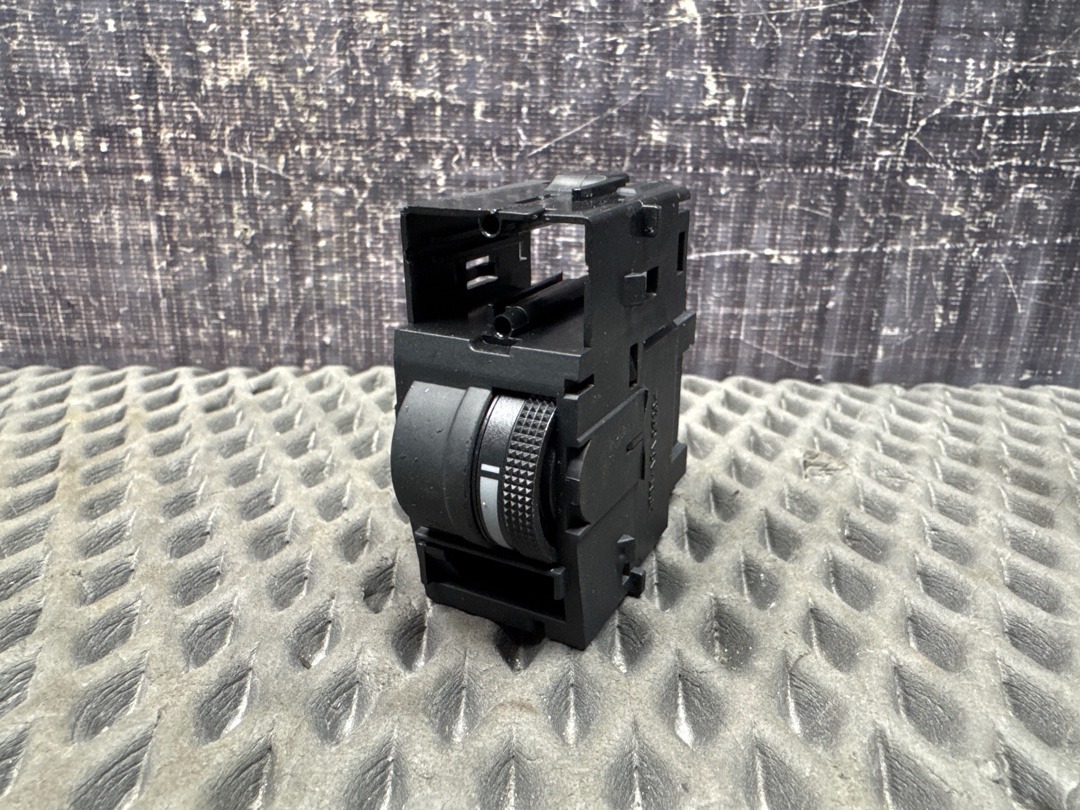 Кнопка яркости подсветки, 480 рублей, Красноярск