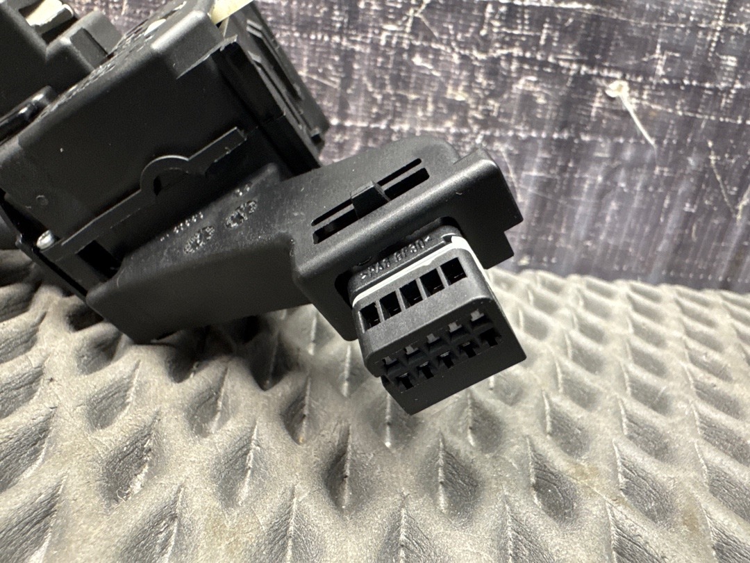 Подрулевой переключатель, 1070 рублей, Красноярск