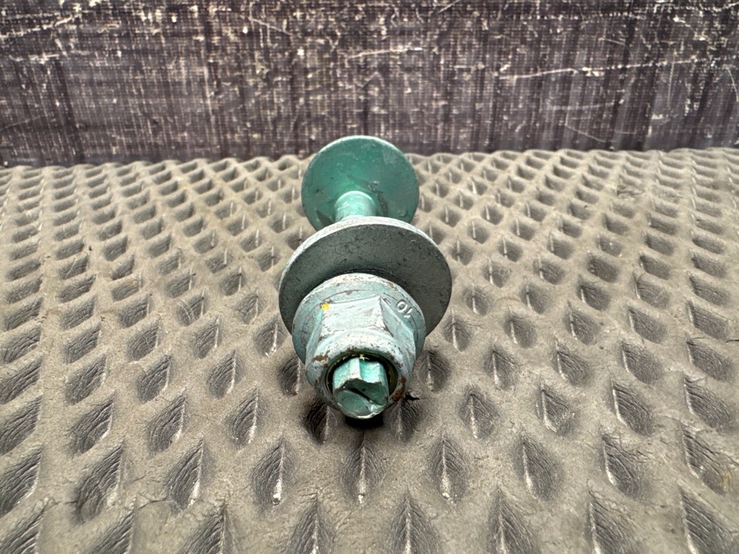 Болт развальный, 710 рублей, Красноярск