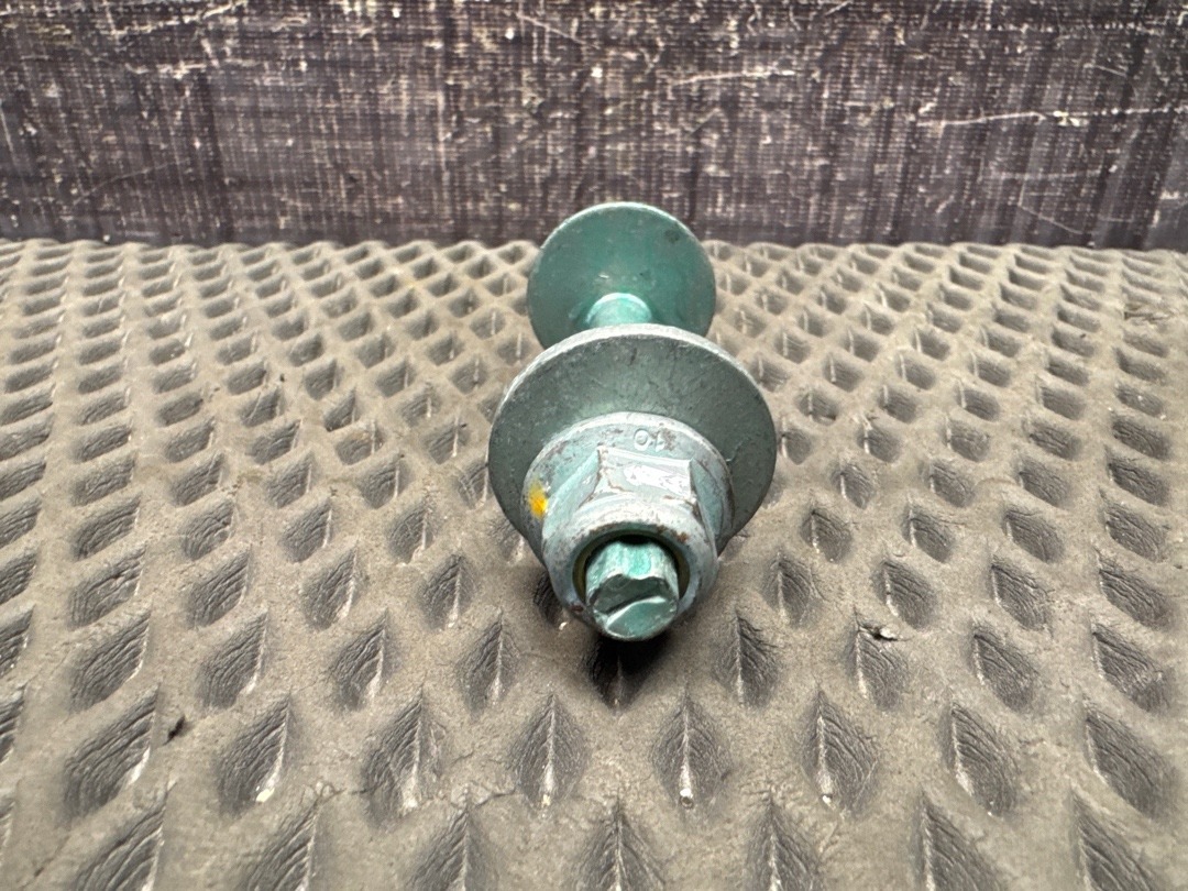 Болт развальный, 710 рублей, Красноярск