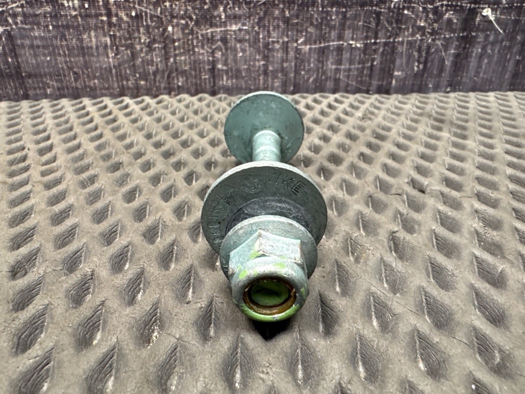 Болт развальный, 710 рублей, Красноярск