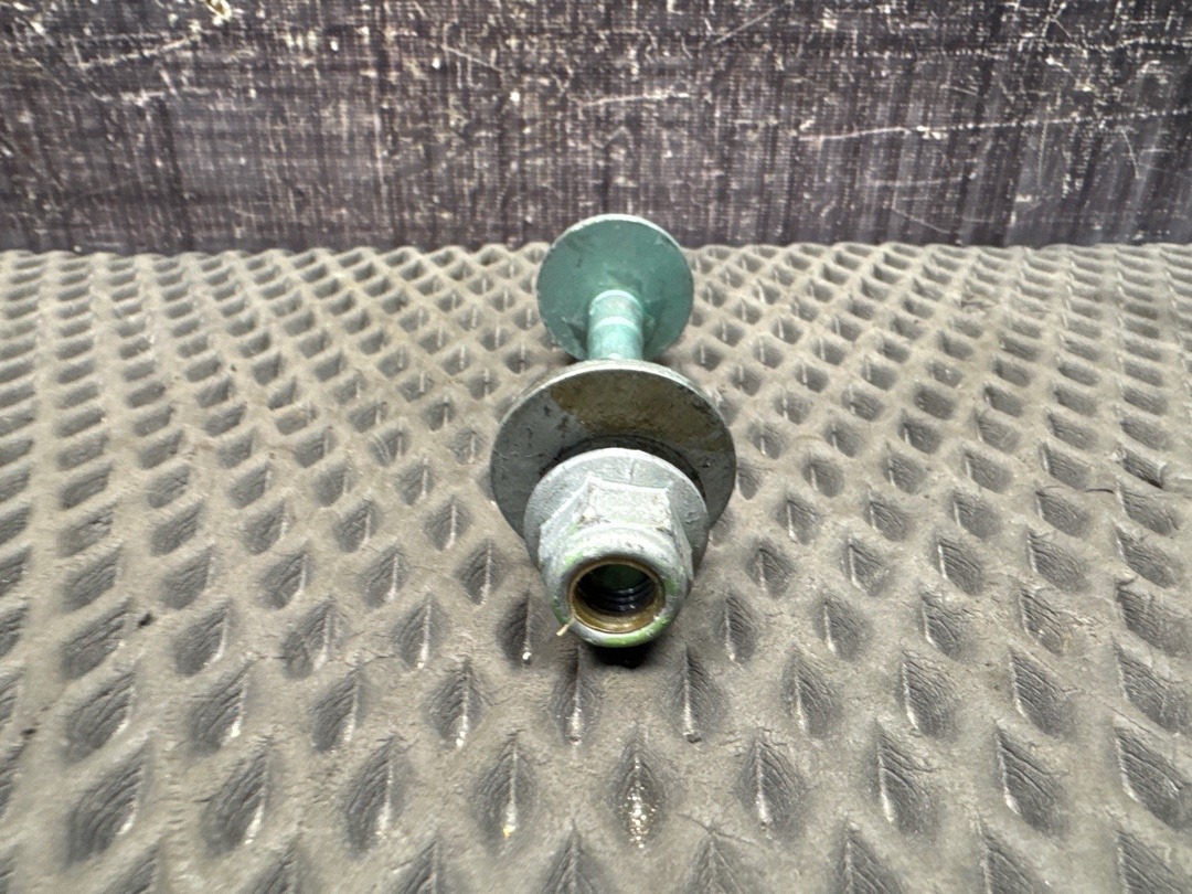 Болт развальный, 710 рублей, Красноярск