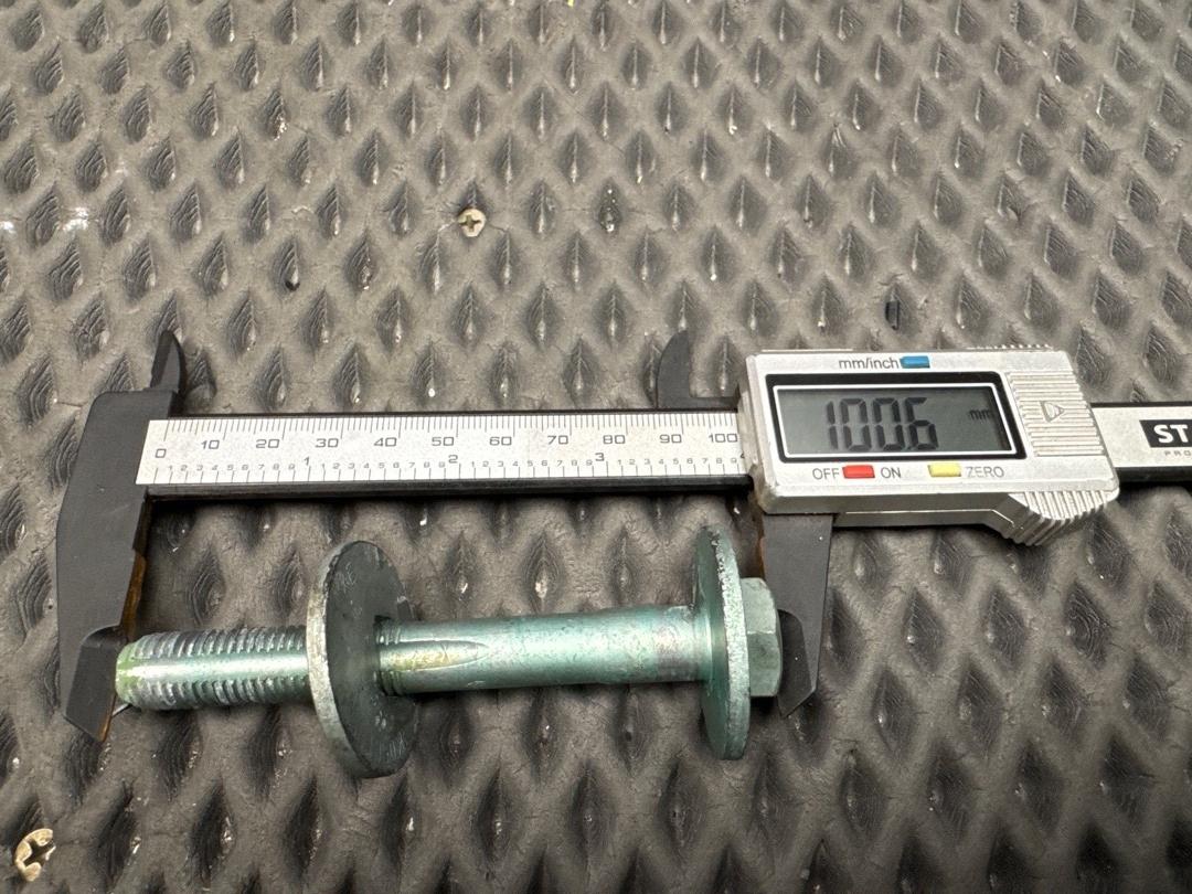 Болт развальный, 710 рублей, Красноярск