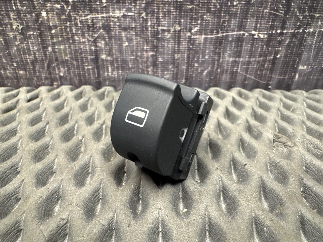 Кнопка стеклоподъемника, 680 рублей, Красноярск