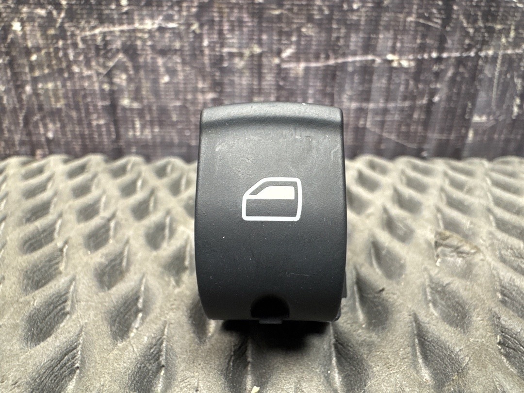 Кнопка стеклоподъемника, 680 рублей, Красноярск