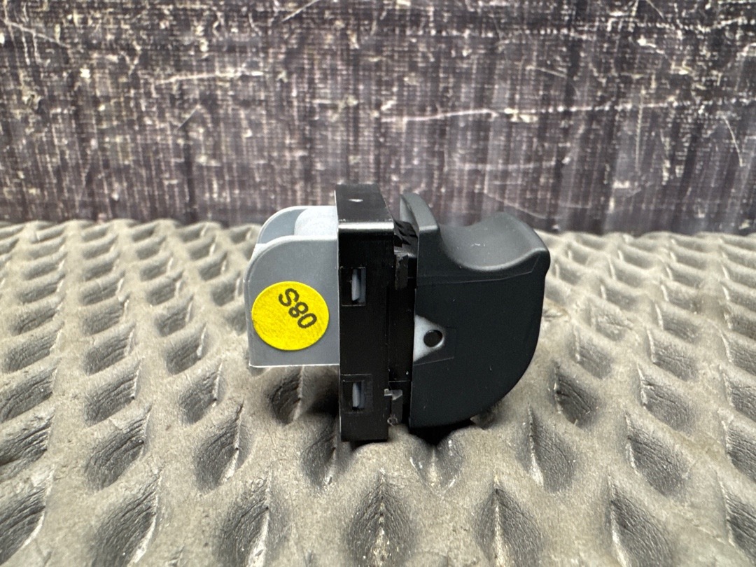 Кнопка стеклоподъемника, 680 рублей, Красноярск