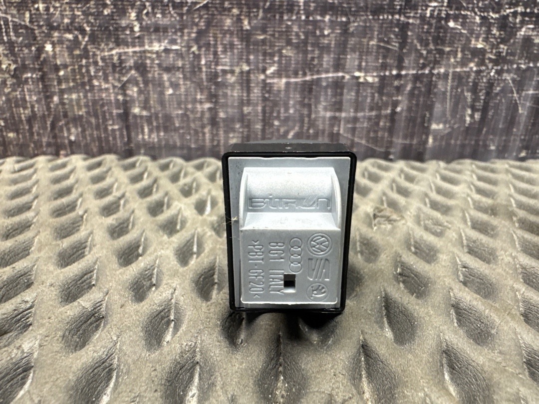 Кнопка стеклоподъемника, 680 рублей, Красноярск