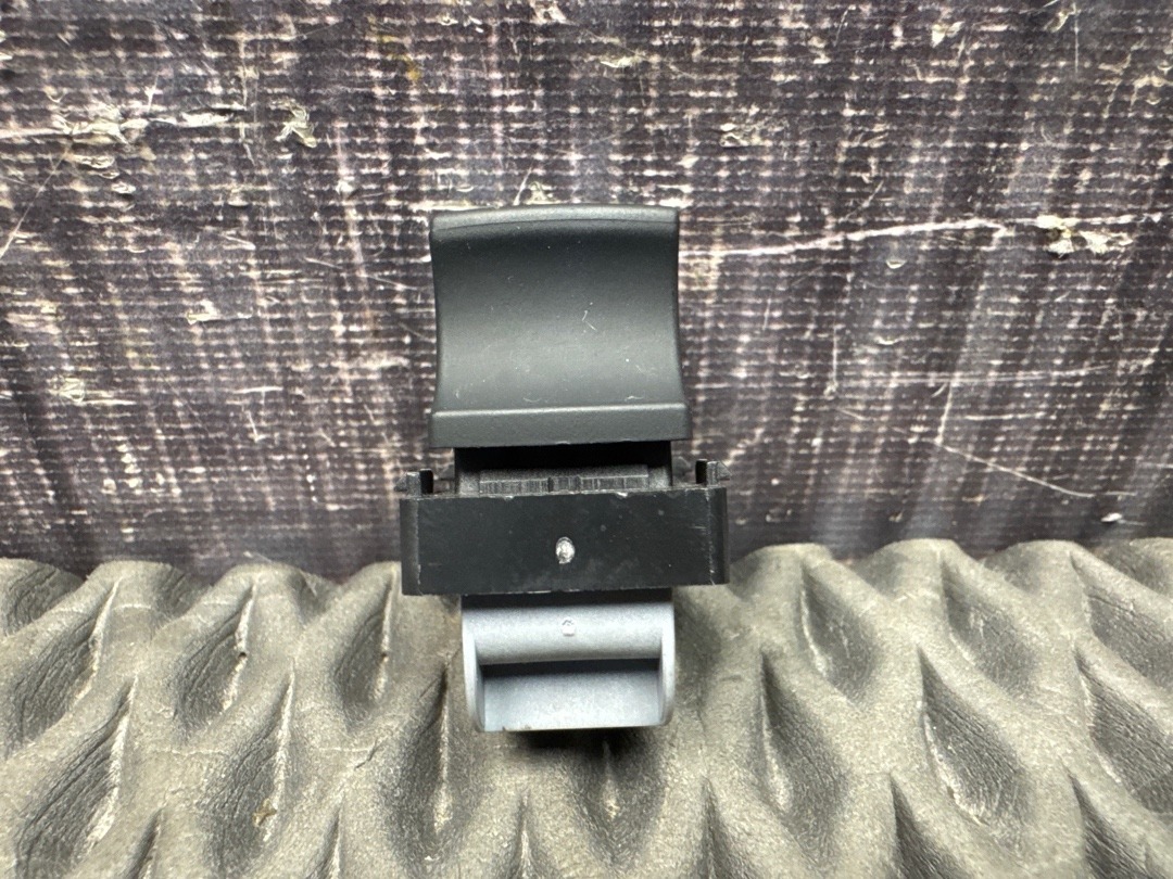 Кнопка стеклоподъемника, 680 рублей, Красноярск