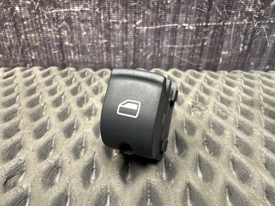 Кнопка стеклоподъемника, 680 рублей, Красноярск