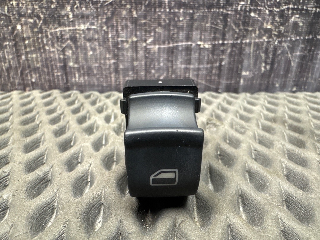 Кнопка стеклоподъемника, 680 рублей, Красноярск