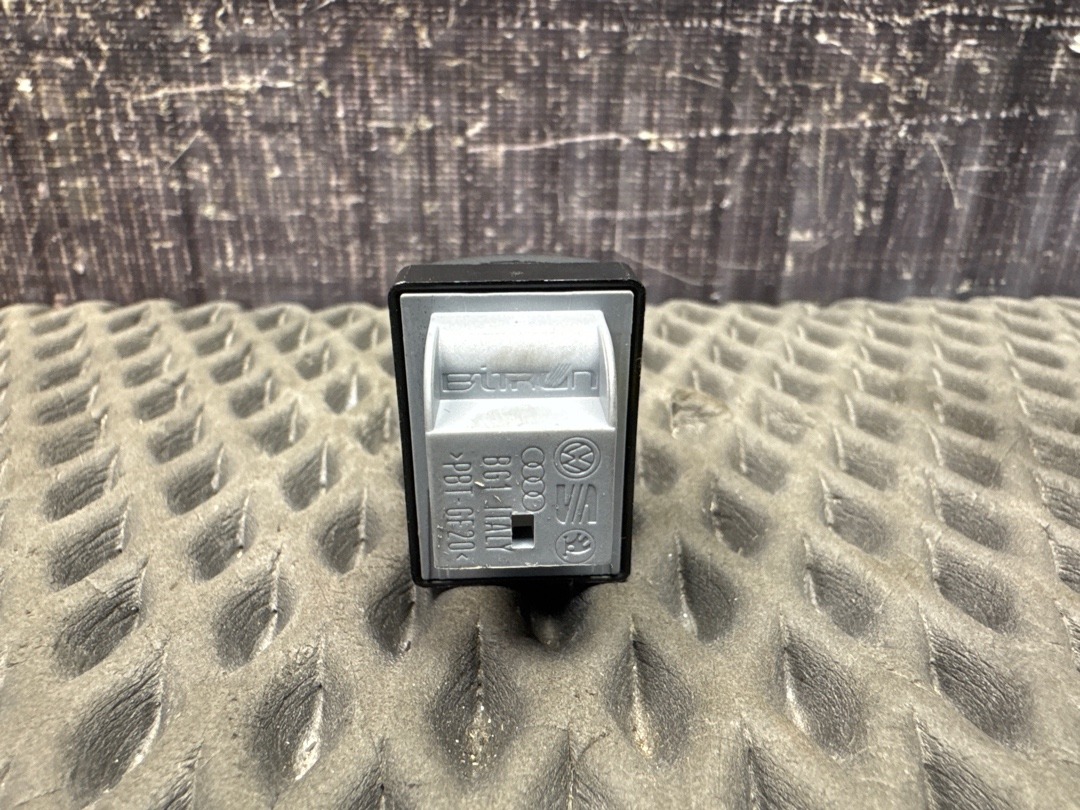 Кнопка стеклоподъемника, 680 рублей, Красноярск