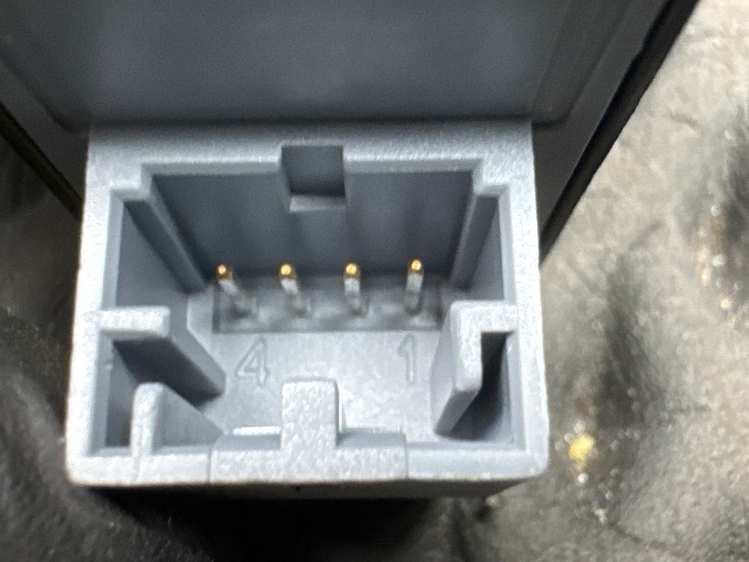 Кнопка стеклоподъемника, 680 рублей, Красноярск