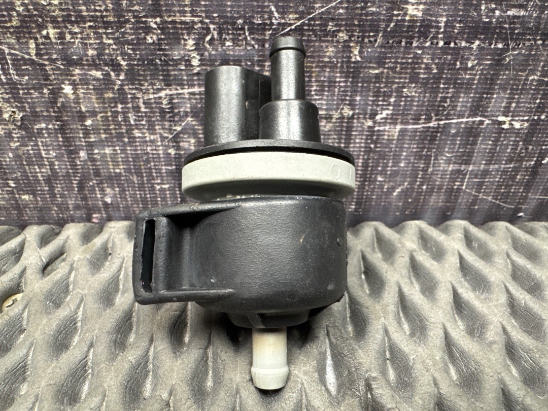 Клапан вентиляции топливного бака, 2760 рублей, Красноярск