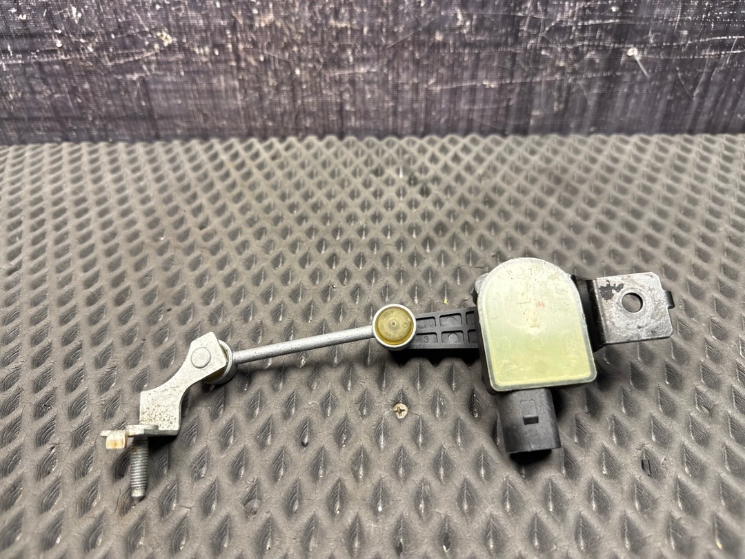 Датчик уровня подвески, 3240 рублей, Красноярск