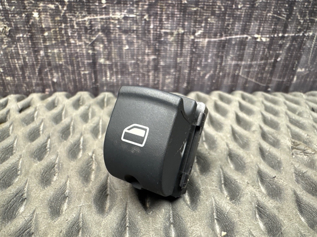 Кнопка стеклоподъемника, 680 рублей, Красноярск