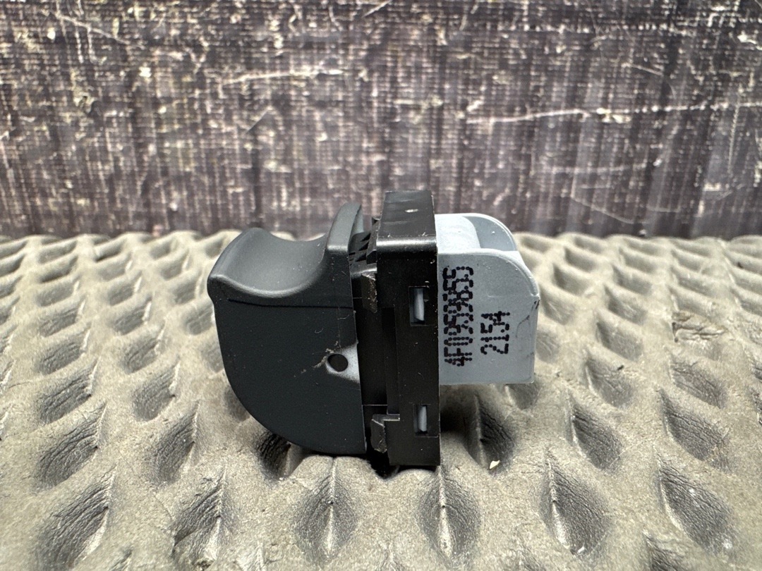 Кнопка стеклоподъемника, 680 рублей, Красноярск