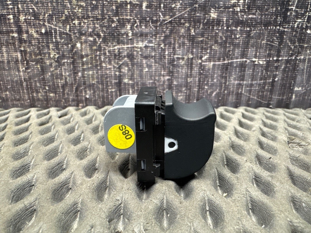 Кнопка стеклоподъемника, 680 рублей, Красноярск