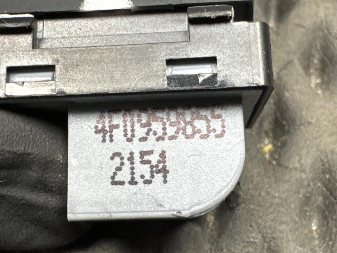 Кнопка стеклоподъемника, 680 рублей, Красноярск