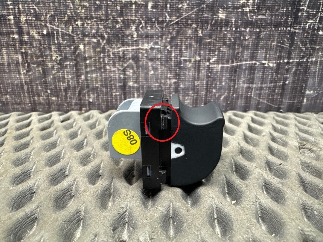 Кнопка стеклоподъемника, 680 рублей, Красноярск